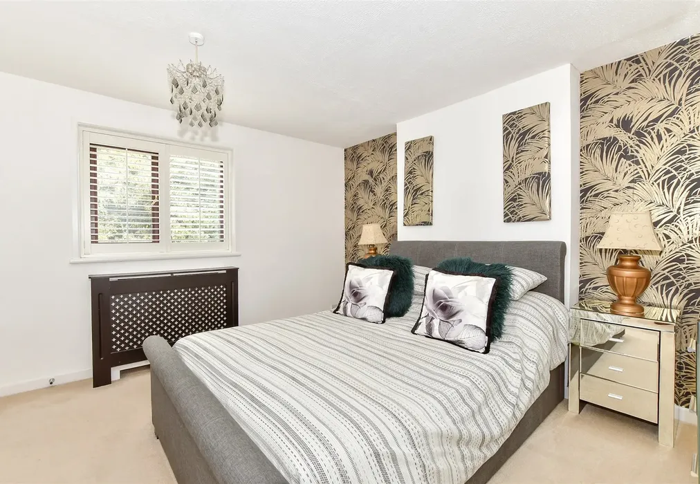 Bedroom 2 - Whichers Gate Road, Rowland's Castle, Hampshire - Wards of Kent