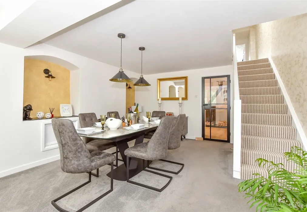 Dining Room - Whichers Gate Road, Rowland's Castle, Hampshire - Wards of Kent
