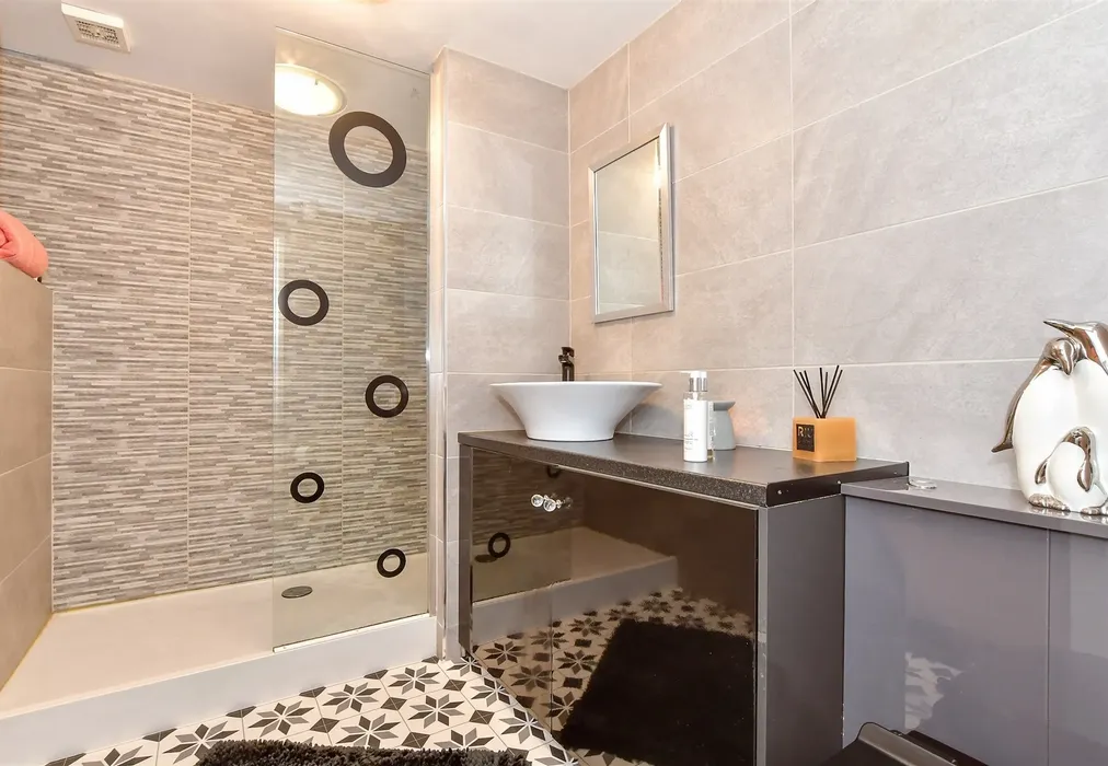 Shower Room - Whichers Gate Road, Rowland's Castle, Hampshire - Wards of Kent