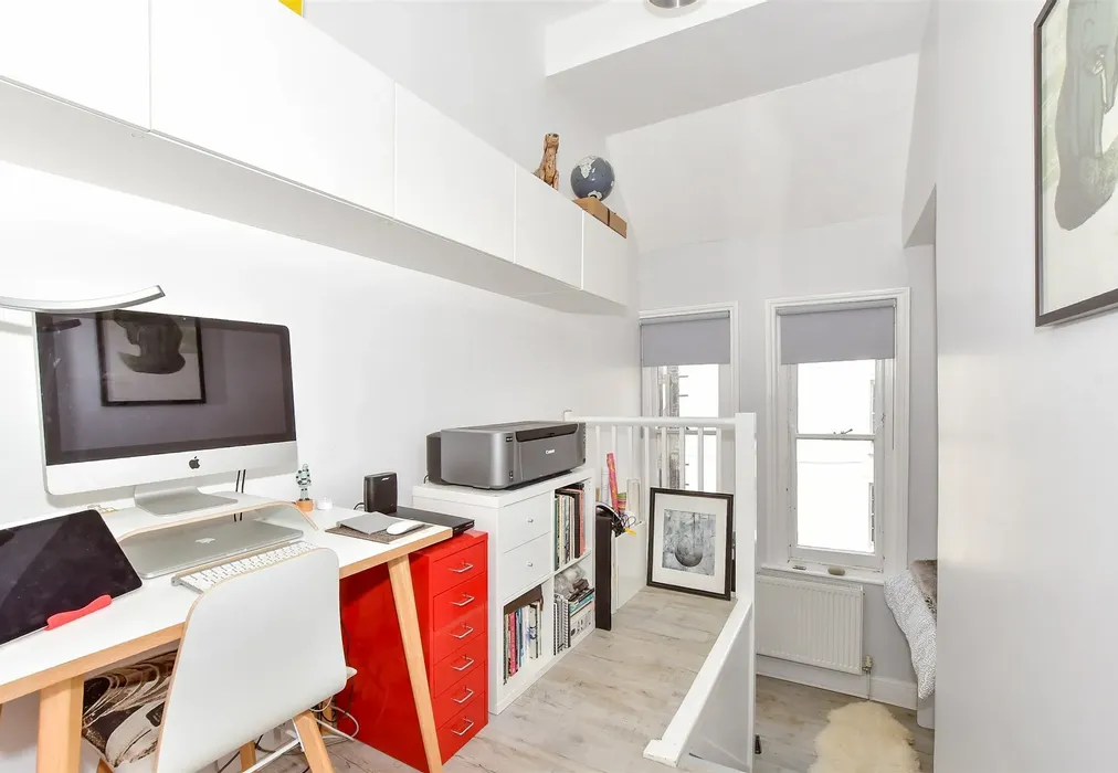 Bedroom 2 - Nightingale Road, Southsea, Hampshire - Wards of Kent