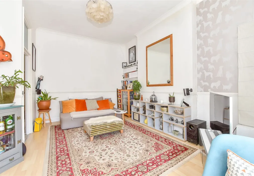 Lounge - Nightingale Road, Southsea, Hampshire - Wards of Kent
