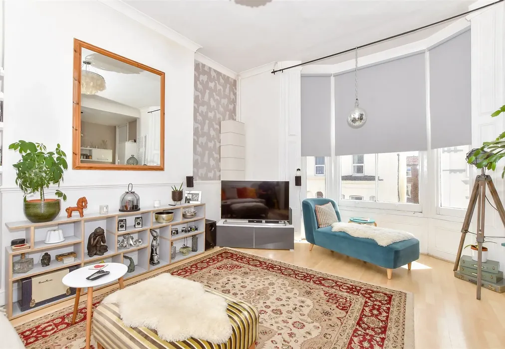 Lounge - Nightingale Road, Southsea, Hampshire - Wards of Kent