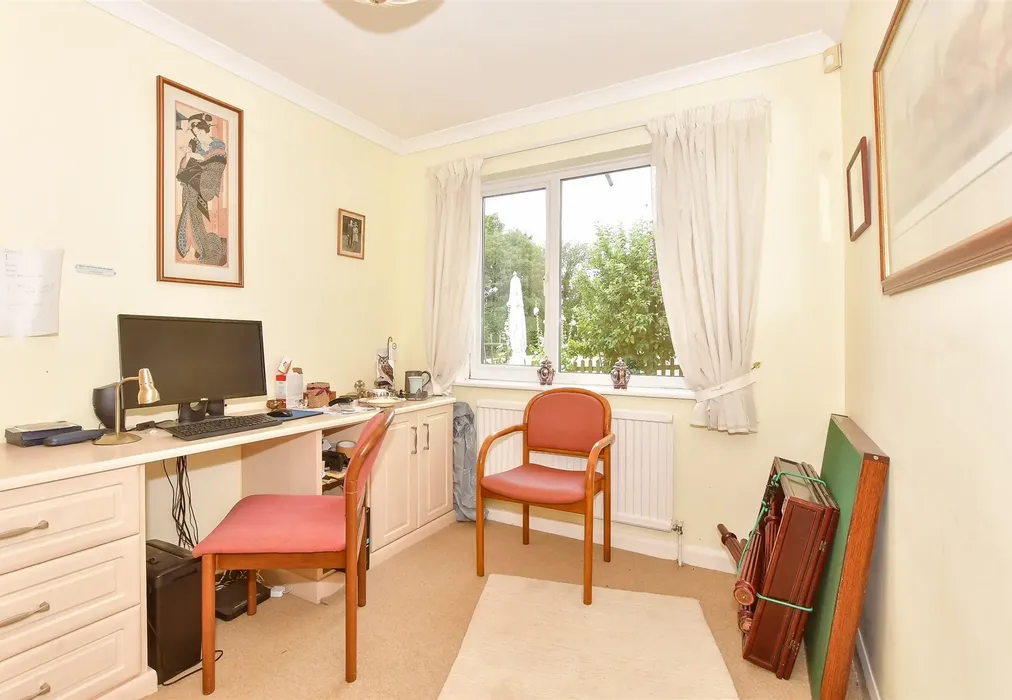 Bedroom 3 - Bekesbourne Hill, Bekesbourne, Canterbury, Kent - Wards of Kent