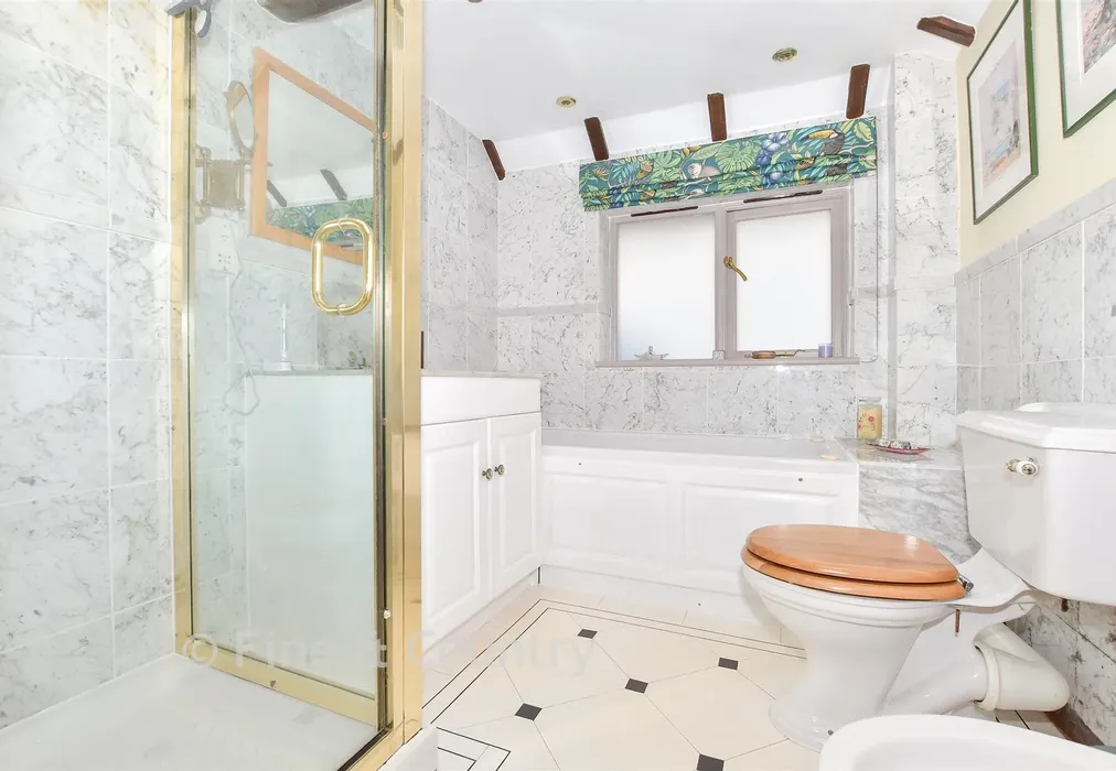 Bathroom - Gillridge Lane, Crowborough, East Sussex - Wards of Kent