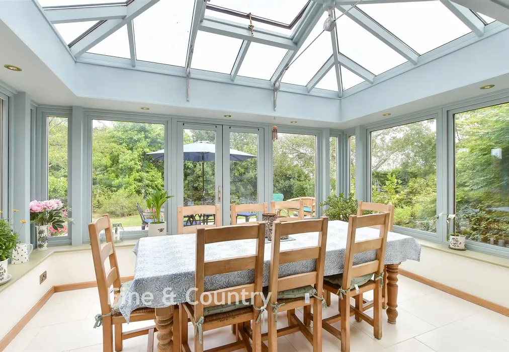 Conservatory - Gillridge Lane, Crowborough, East Sussex - Wards of Kent