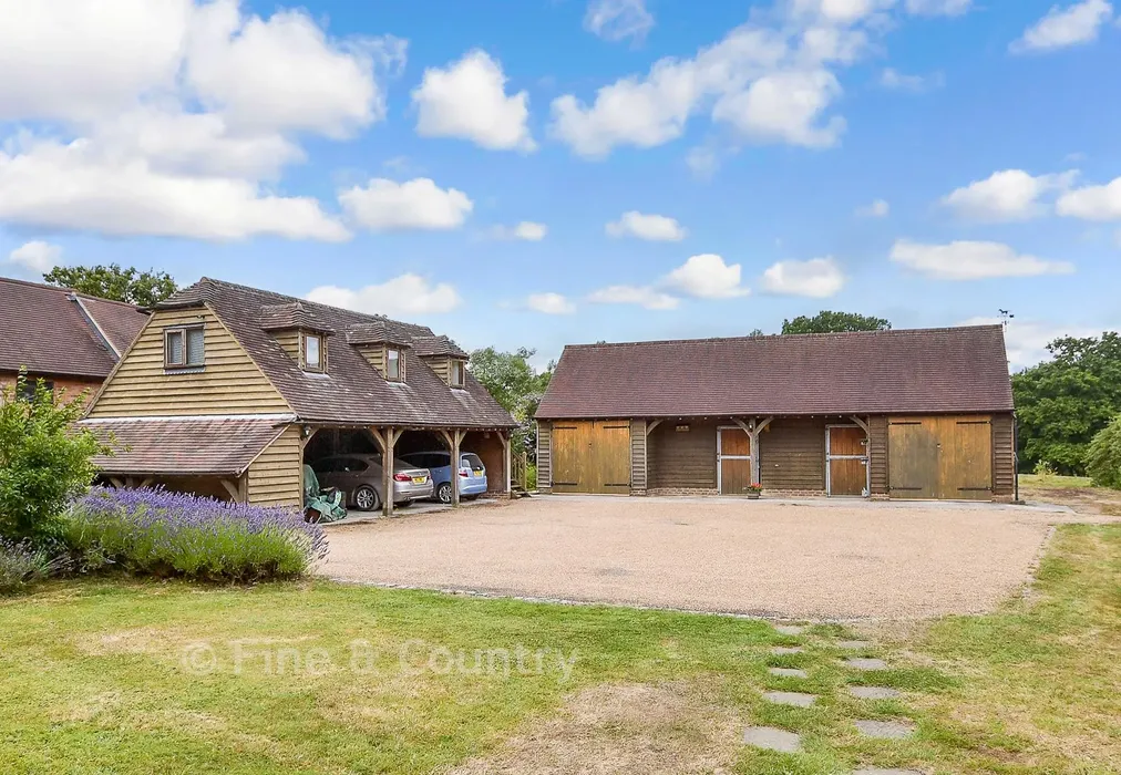 Workshop/Outbuildings - Gillridge Lane, Crowborough, East Sussex - Wards of Kent