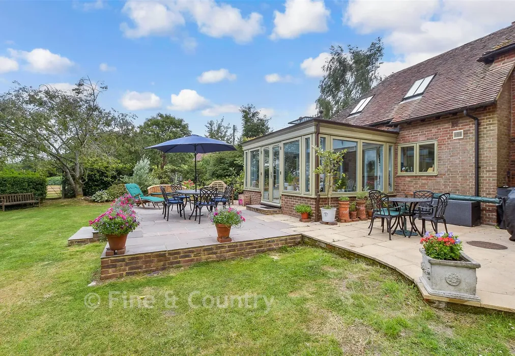 Patio / Decking - Gillridge Lane, Crowborough, East Sussex - Wards of Kent