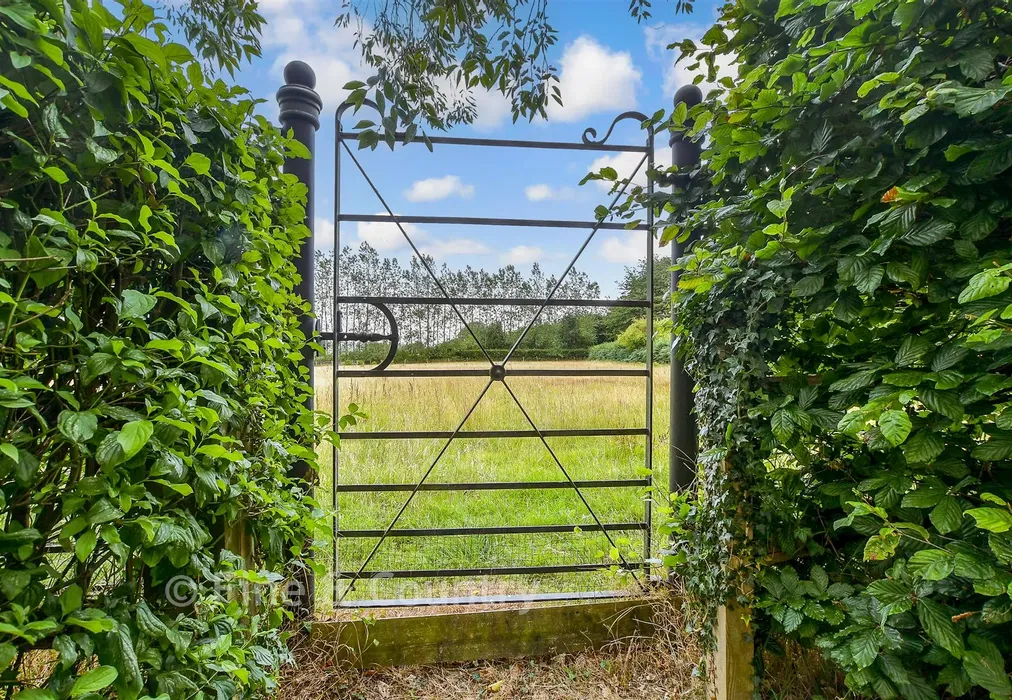 External Lifestyle Photograph - Gillridge Lane, Crowborough, East Sussex - Wards of Kent