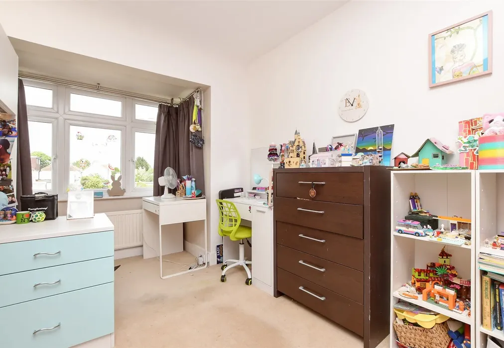 Bedroom 1 - Dilston Road, Leatherhead, Surrey - Wards of Kent