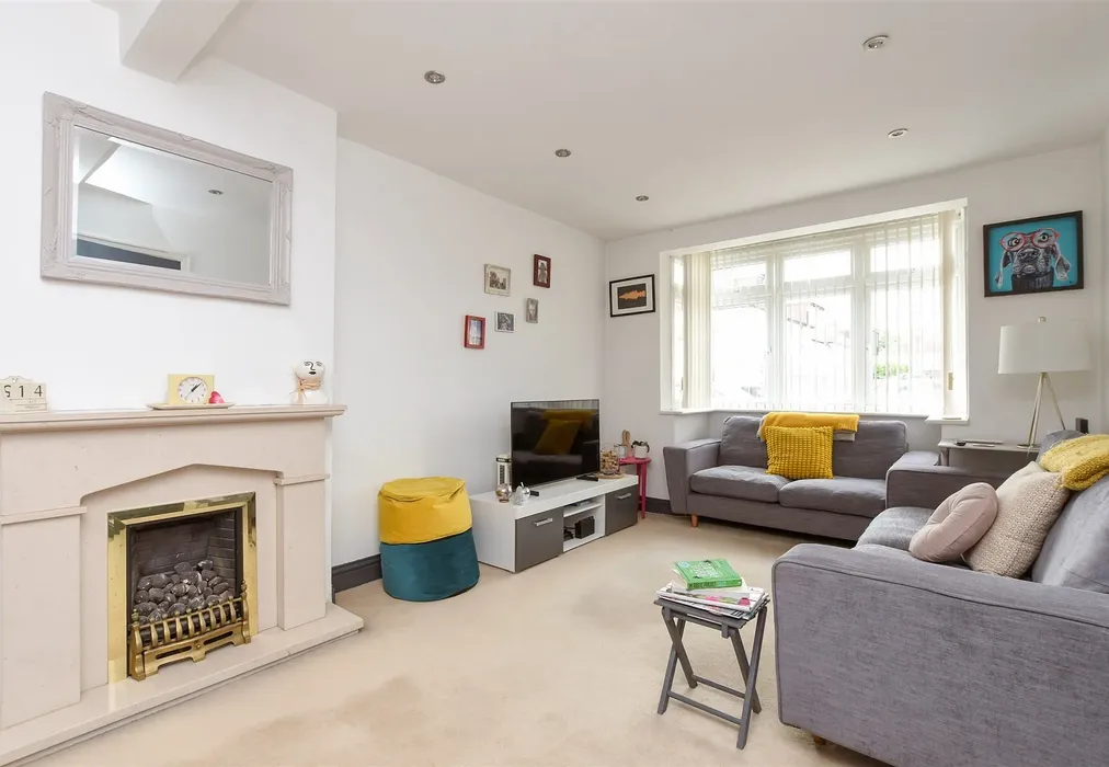 Lounge - Dilston Road, Leatherhead, Surrey - Wards of Kent