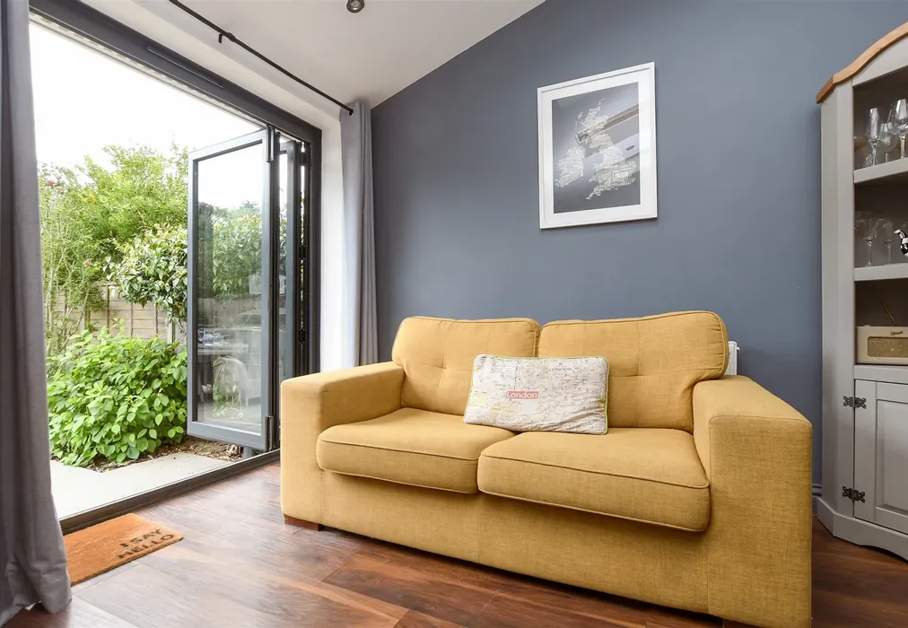 Kitchen - Dilston Road, Leatherhead, Surrey - Wards of Kent