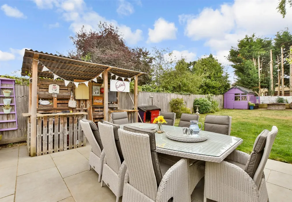 Patio / Decking - Dilston Road, Leatherhead, Surrey - Wards of Kent