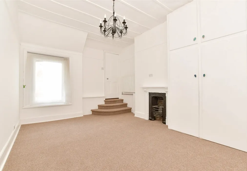 Bedroom 1 - High Street, Sandown, Isle of Wight - Wards of Kent