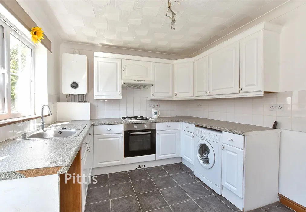 Kitchen - The Bramleys, Newport, Isle of Wight - Wards of Kent