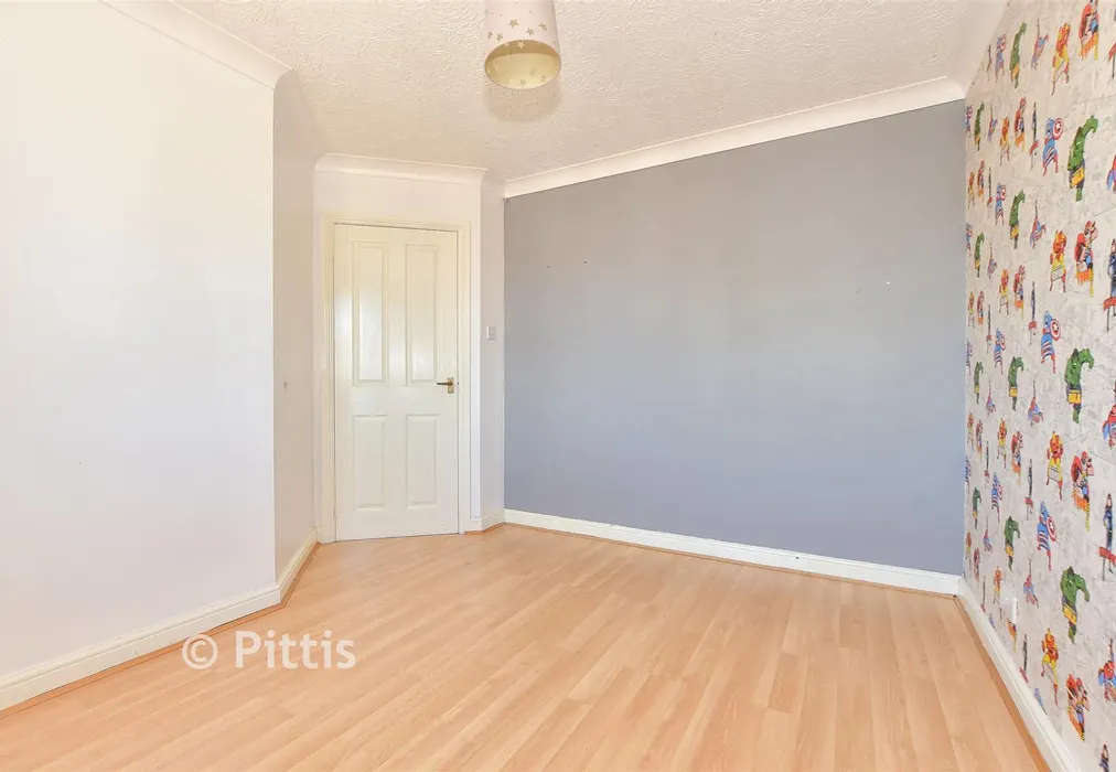 Bedroom 2 - The Bramleys, Newport, Isle of Wight - Wards of Kent