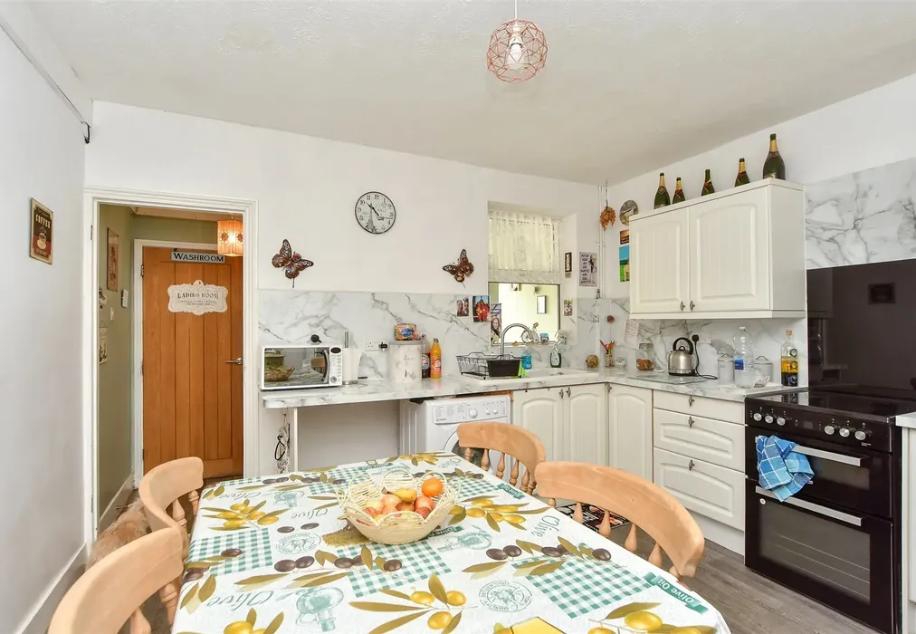 Kitchen/Diner - The Street, Bapchild, Sittingbourne, Kent - Wards of Kent