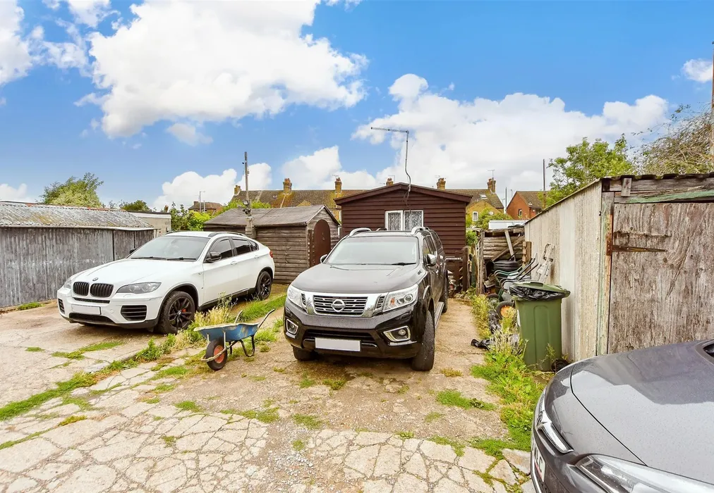 Driveway/Parking - The Street, Bapchild, Sittingbourne, Kent - Wards of Kent
