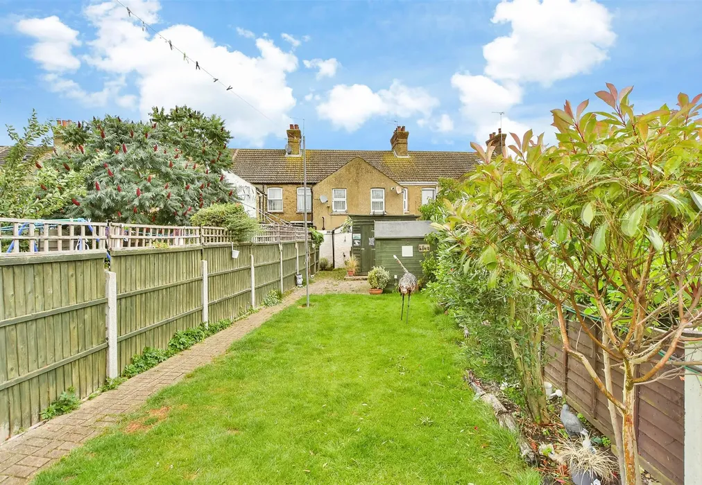 Rear Garden - The Street, Bapchild, Sittingbourne, Kent - Wards of Kent