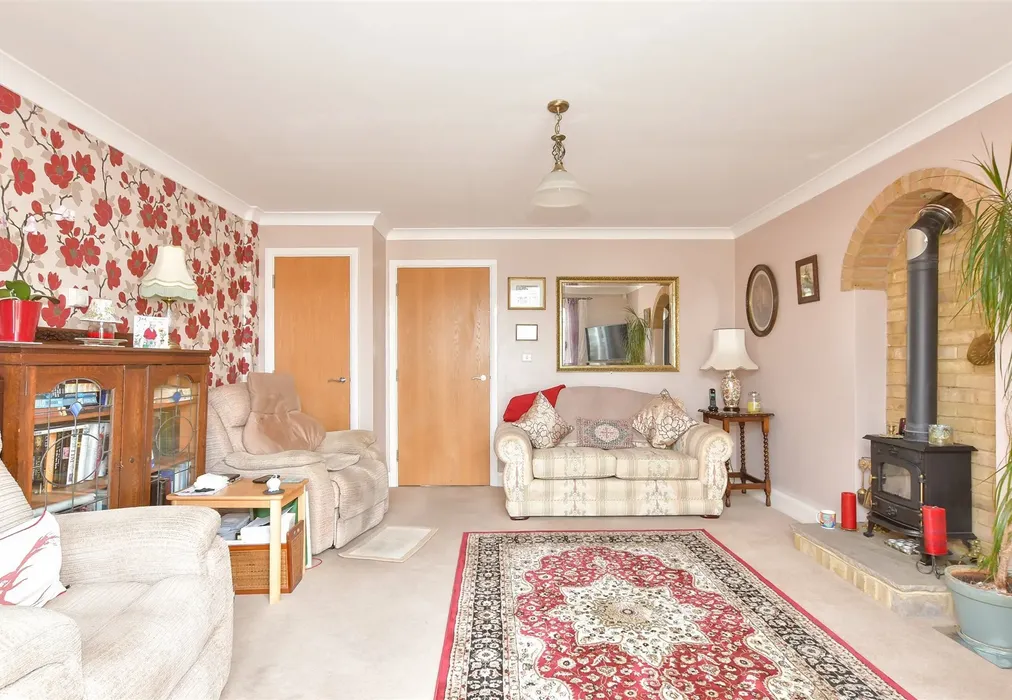 Lounge - Lower Road, Teynham, Sittingbourne, Kent - Wards of Kent