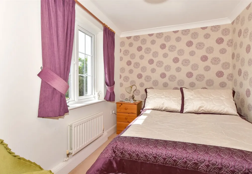Bedroom 2 - Lower Road, Teynham, Sittingbourne, Kent - Wards of Kent