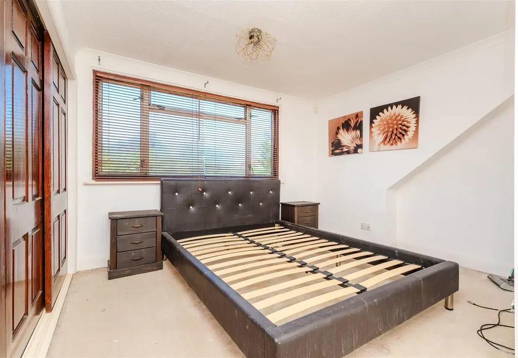 Bedroom 1 - Oakfield Park Road, Dartford, Kent - Wards of Kent