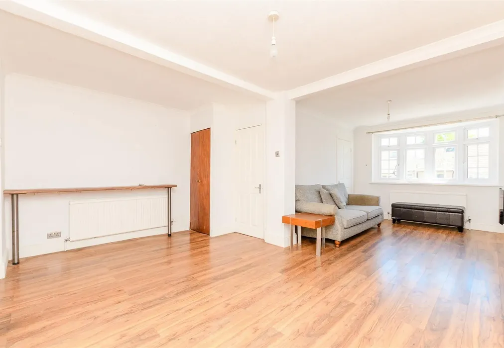 Lounge/Diner - Oakfield Park Road, Dartford, Kent - Wards of Kent