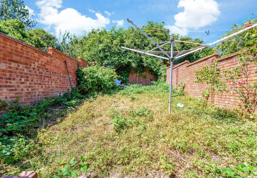 Rear Garden - Oakfield Park Road, Dartford, Kent - Wards of Kent