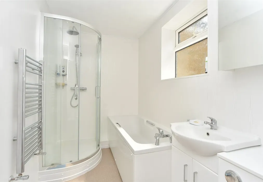 Bathroom - Beechings Way, Rainham, Gillingham, Kent - Wards of Kent