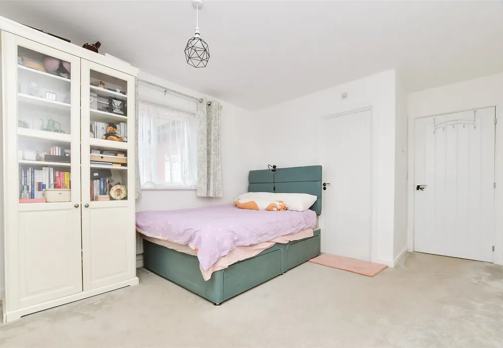 Bedroom 1 - Station Road North, Merstham, Redhill, Surrey - Wards of Kent
