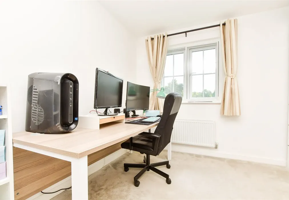 Bedroom 2 - Station Road North, Merstham, Redhill, Surrey - Wards of Kent