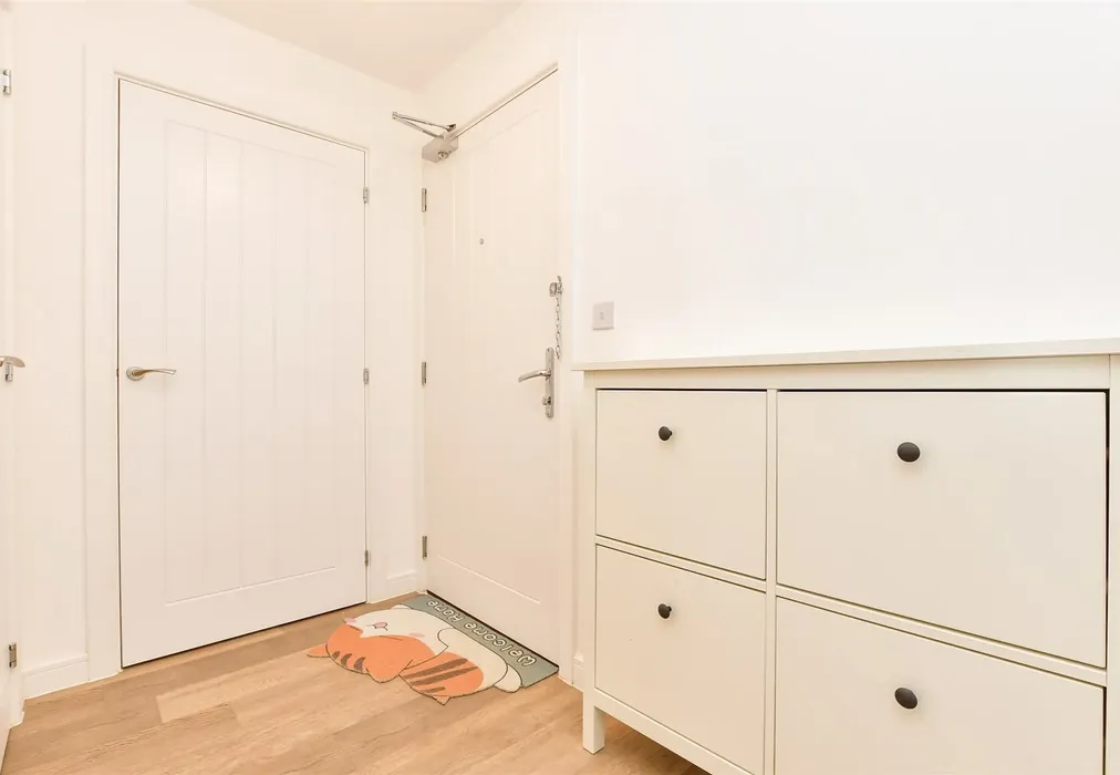 Hallway - Station Road North, Merstham, Redhill, Surrey - Wards of Kent