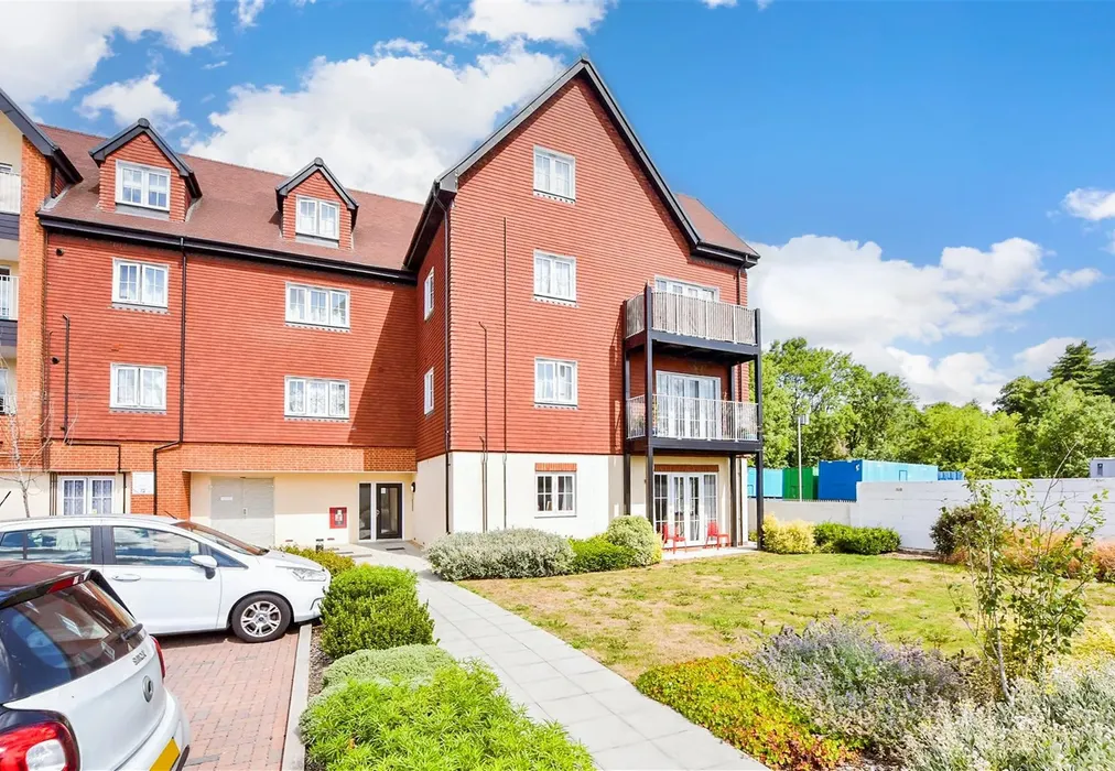 External (Web) - Station Road North, Merstham, Redhill, Surrey - Wards of Kent