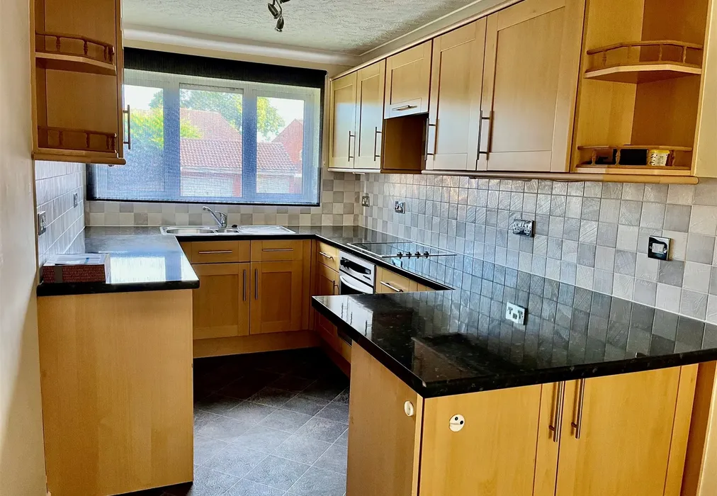 Kitchen New - Ferrier Close, Rainham, Gillingham, Kent - Wards of Kent