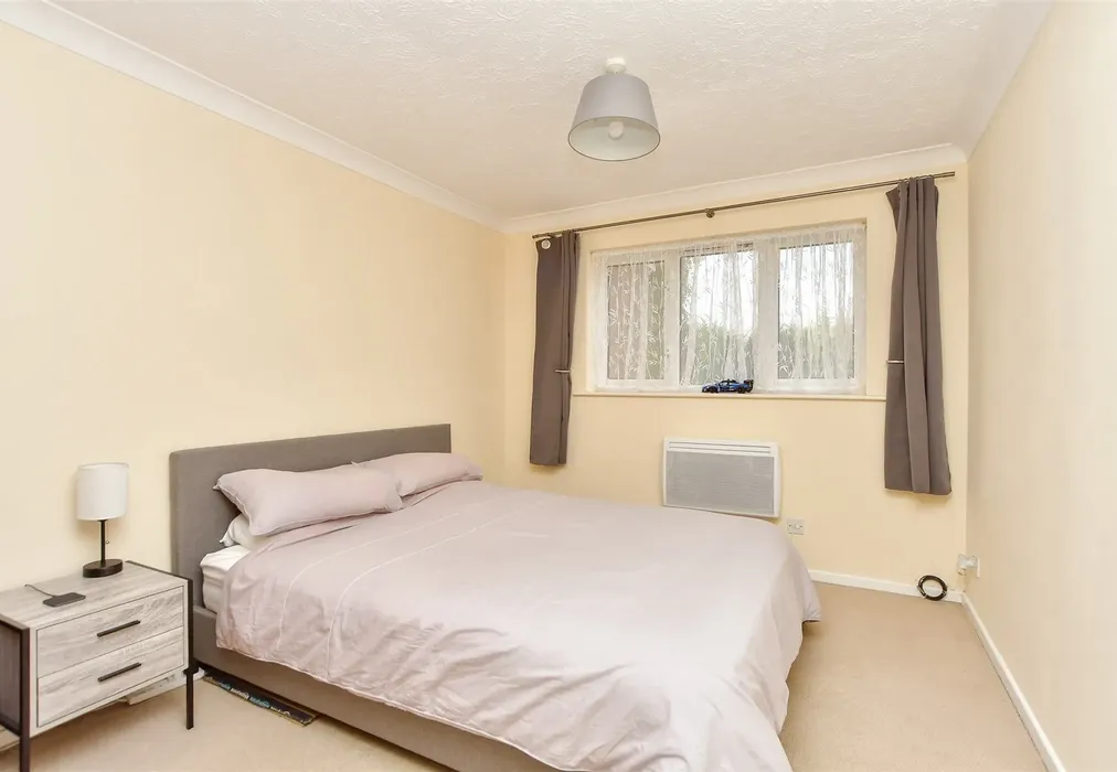 Bedroom - Ferrier Close, Rainham, Gillingham, Kent - Wards of Kent