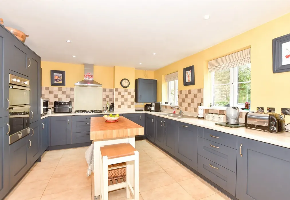 Kitchen/Breakfast Room - Trunley Way, Folkestone, Kent - Wards of Kent