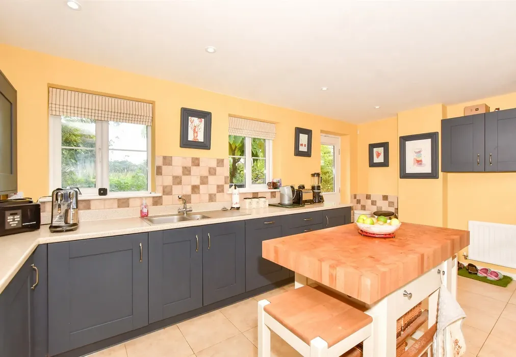 Kitchen/Breakfast Room - Trunley Way, Folkestone, Kent - Wards of Kent