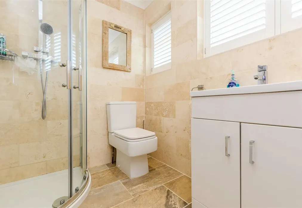 Bathroom - Church Road, West Kingsdown, Sevenoaks, Kent - Wards of Kent