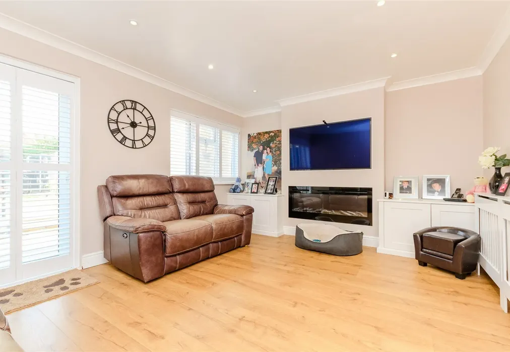 Lounge - Church Road, West Kingsdown, Sevenoaks, Kent - Wards of Kent