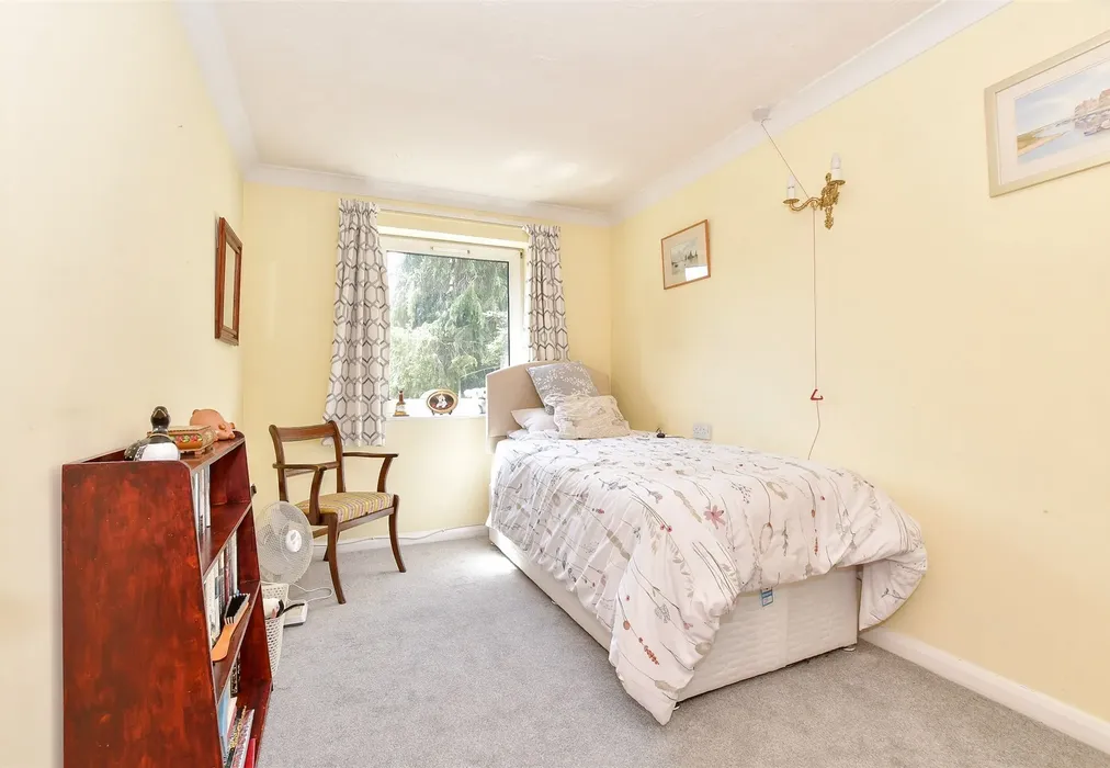 Bedroom 2 - Waterloo Road, Tonbridge, Kent - Wards of Kent