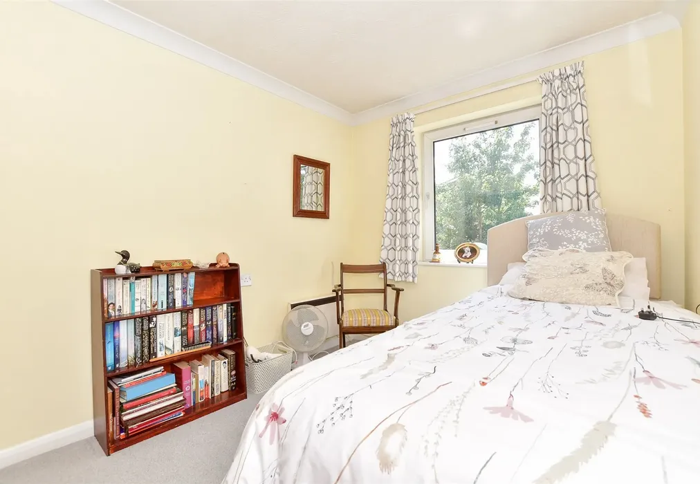 Bedroom 2 - Waterloo Road, Tonbridge, Kent - Wards of Kent