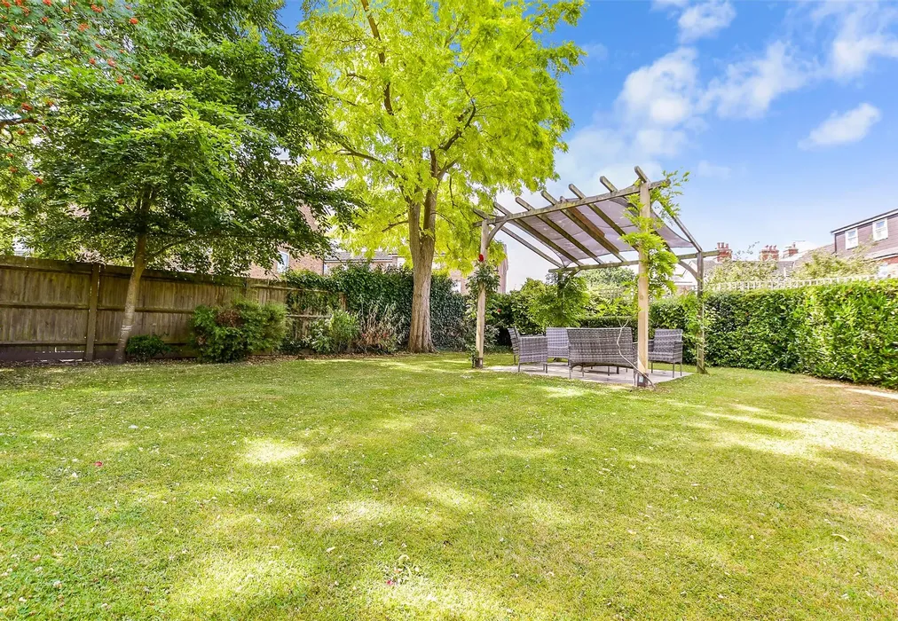 Communal Gardens - Waterloo Road, Tonbridge, Kent - Wards of Kent