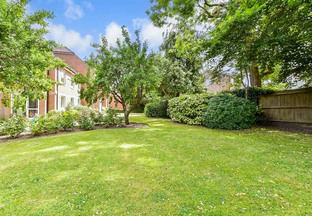 Communal Gardens - Waterloo Road, Tonbridge, Kent - Wards of Kent