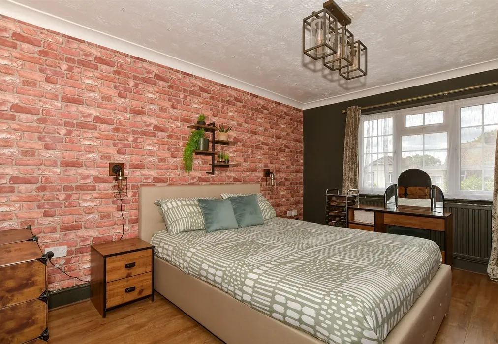 Bedroom 1 - Falcon Gardens, Minster On Sea, Sheerness, Kent - Wards of Kent