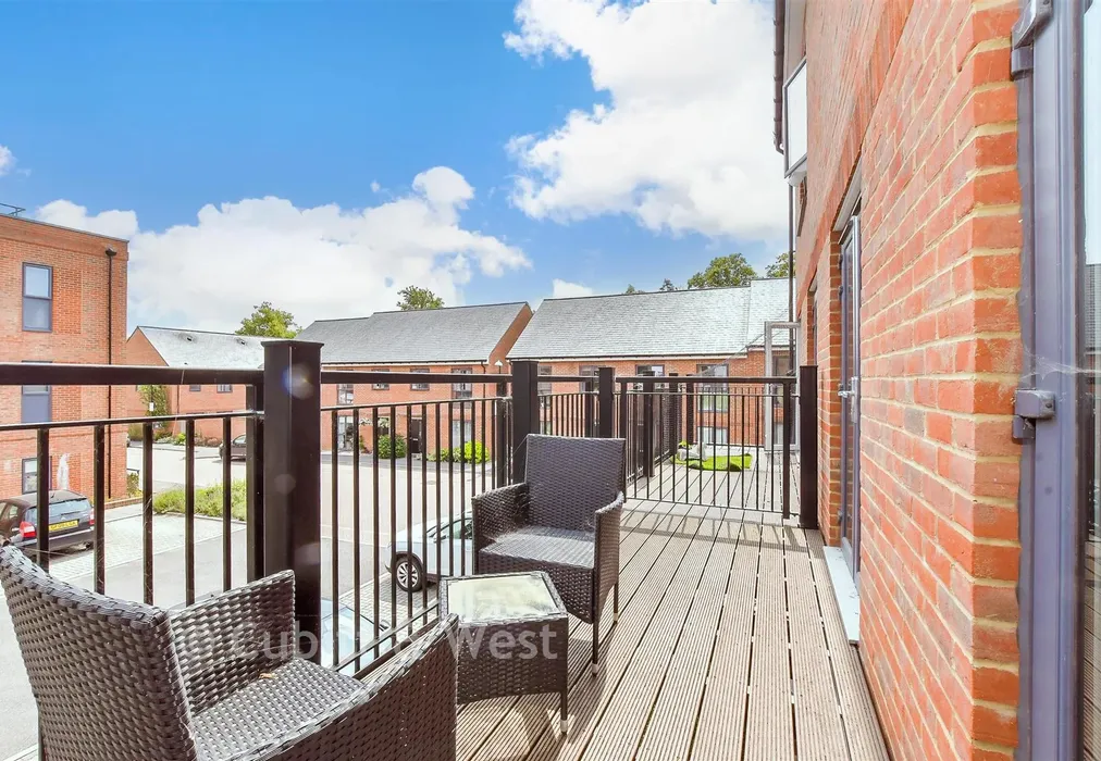 Balcony / Terrace - Pinewood Way, Chichester, West Sussex - Wards of Kent