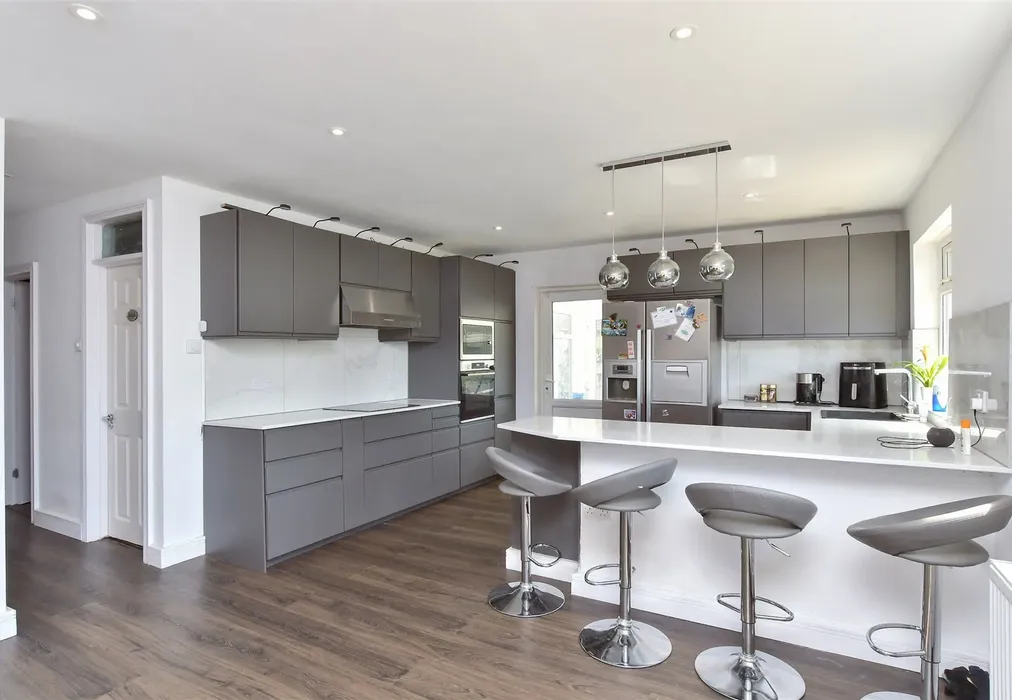 Lounge/ Kitchen - Crescent Drive South, Woodingdean, Brighton, East Sussex - Wards of Kent