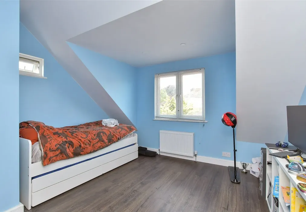 Bedroom 2 - Crescent Drive South, Woodingdean, Brighton, East Sussex - Wards of Kent