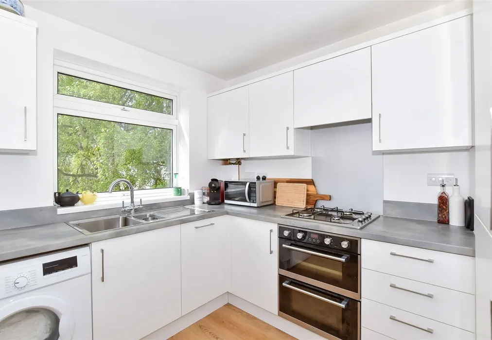 Kitchen - Tonbridge Road, Maidstone, Kent - Wards of Kent