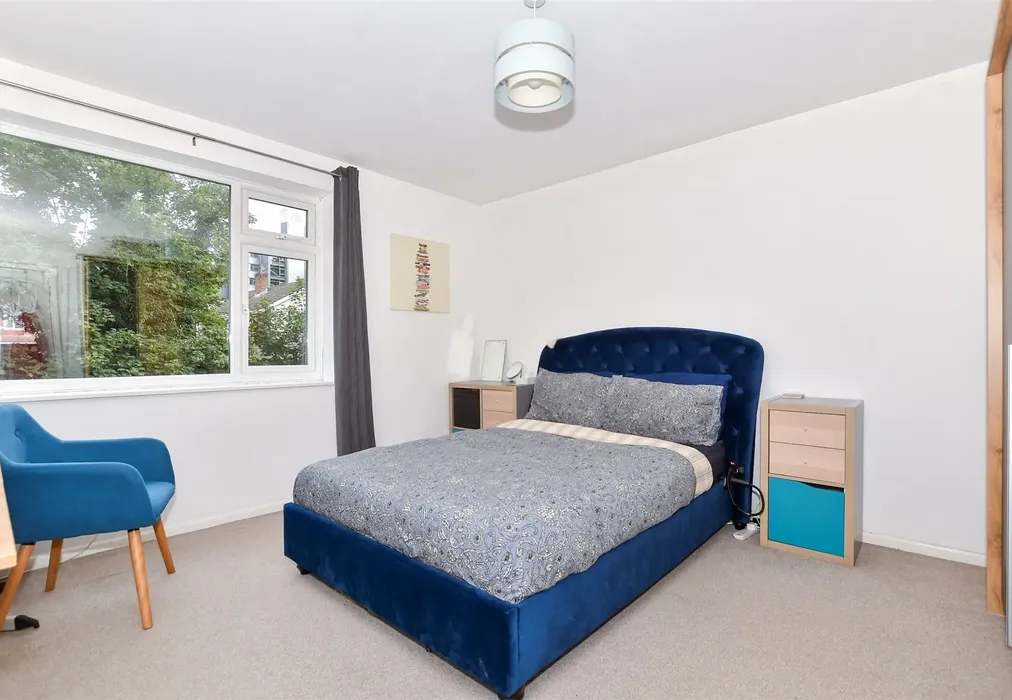 Bedroom 1 - Tonbridge Road, Maidstone, Kent - Wards of Kent