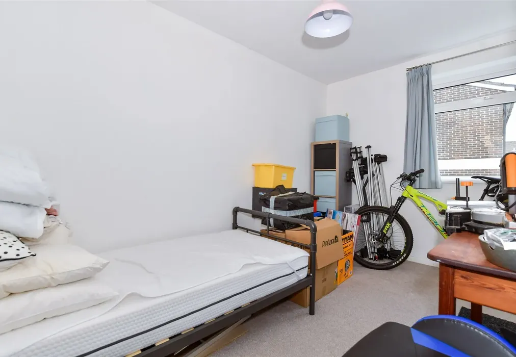 Bedroom 2 - Tonbridge Road, Maidstone, Kent - Wards of Kent