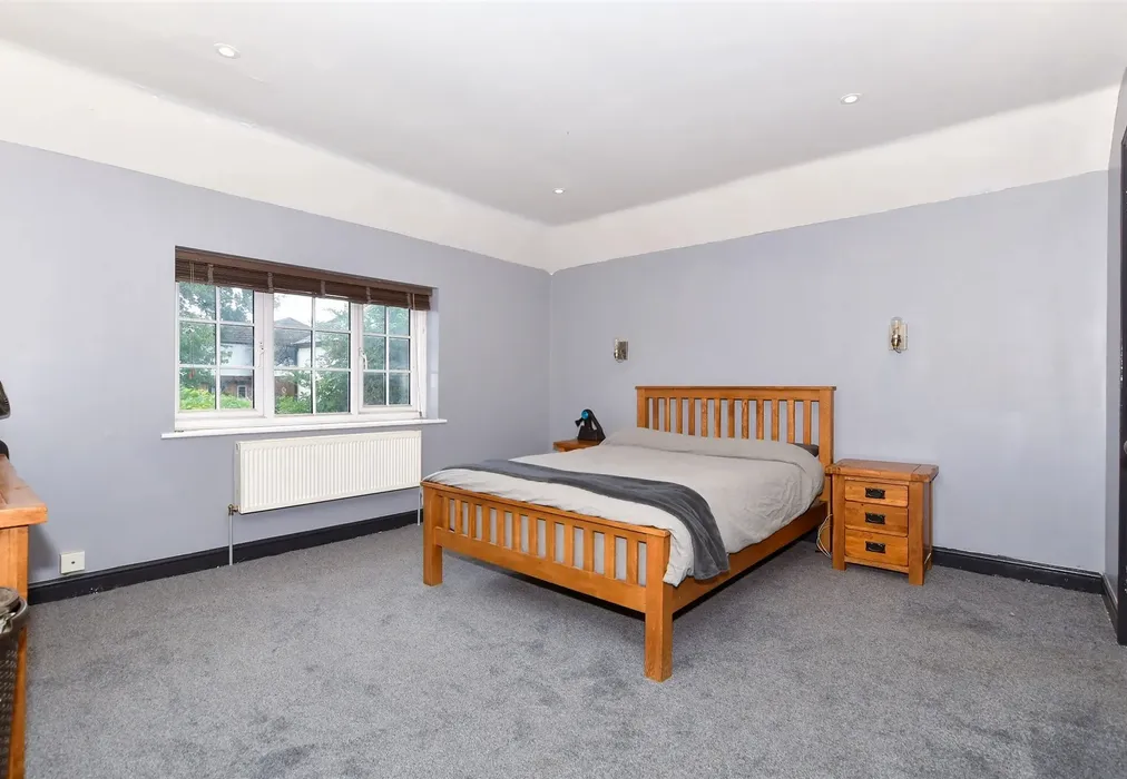 Bedroom 1 - Loose Road, Maidstone, Kent - Wards of Kent